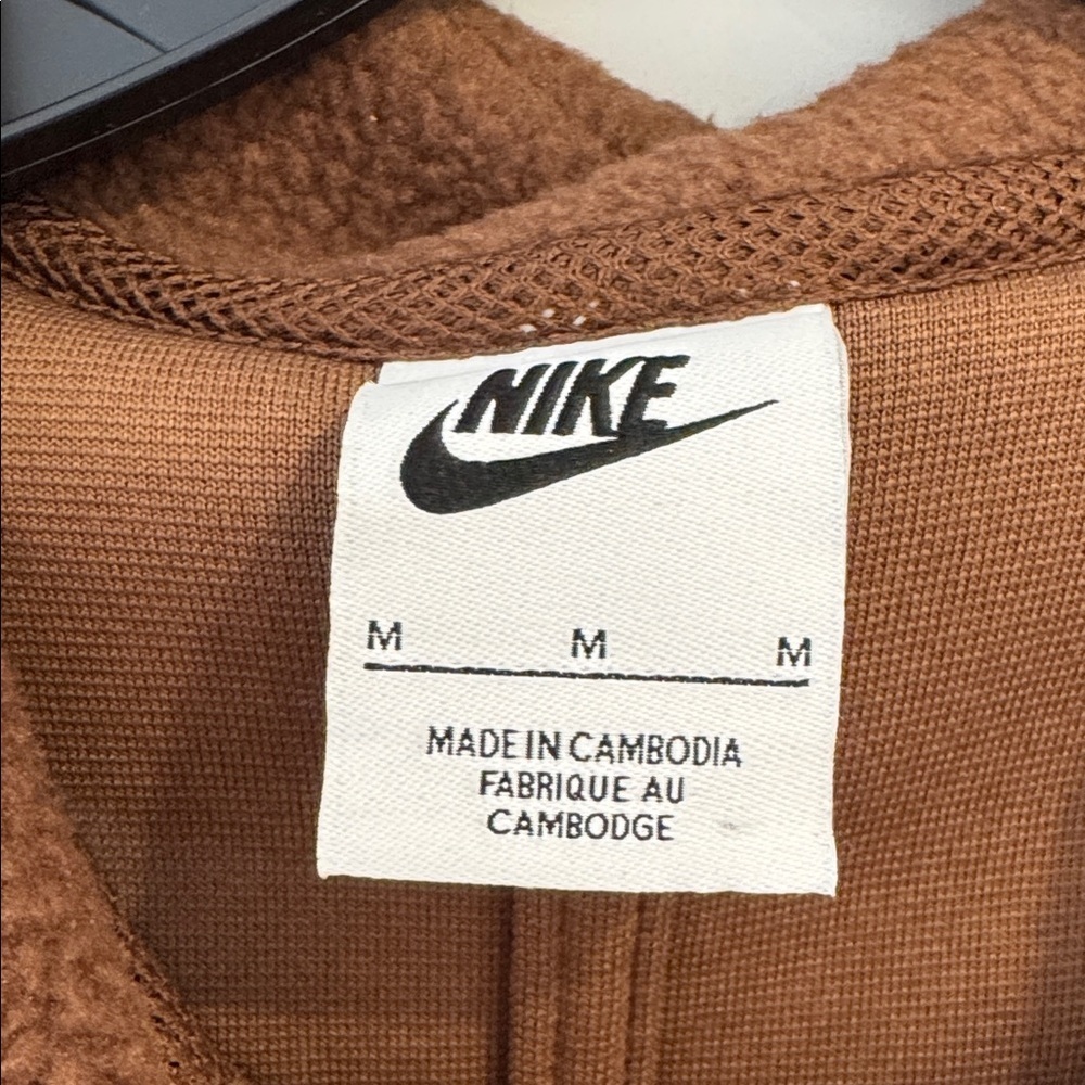 Nike Women's Sports Utility Fleece Vest, Cacao Brown, Size Medium - Picture 8 of 11